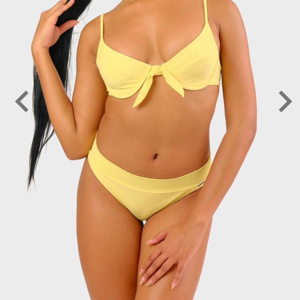 Blaackbough Bikini Set | Mimi top & Juliet Bottom